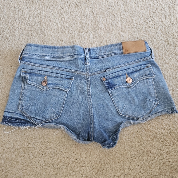 Cute Jean shorts - Picture 2 of 2